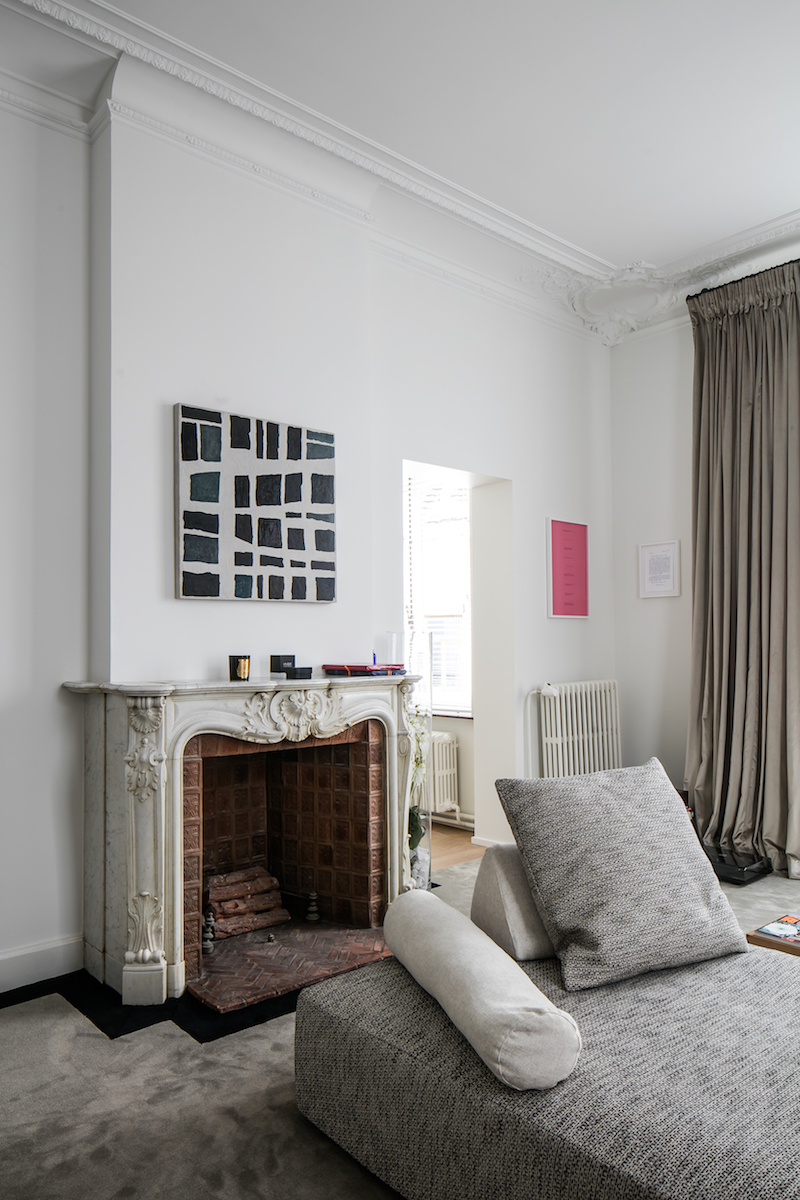 Valentin Carron over the fireplace. Courtesy of Ronald Rozenbaum.