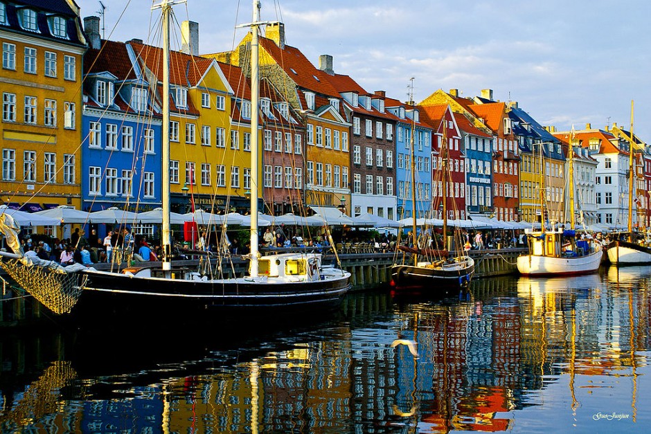 1024px-Nyhavn_copenhagen