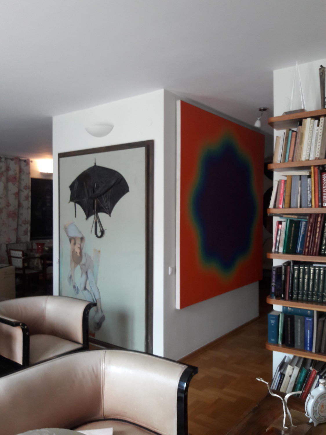 Tadeusz Kantor, Nr 2 Umbrella, 1968 and Wojciech Fangor, M39, 1968. Courtesy of Wojtek Fibak.