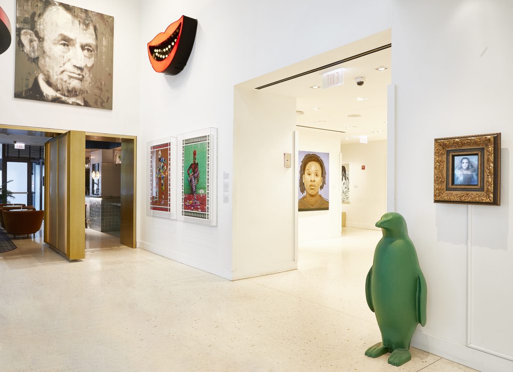 12 Rooms that Showcase Sculpture
