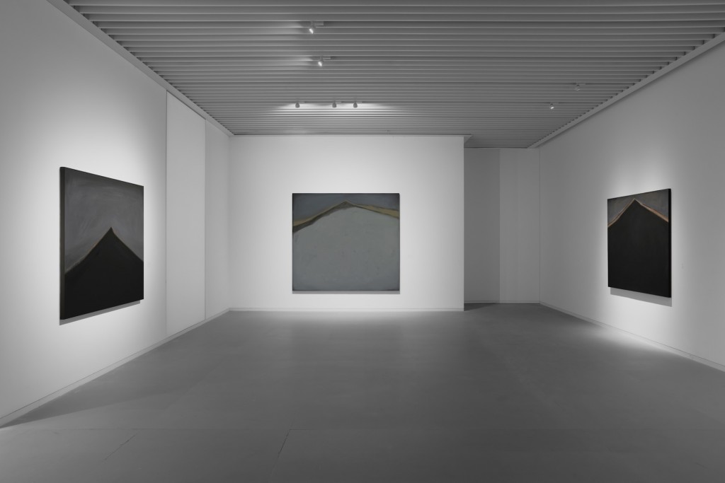 From left to right: High Mountain, 2017, Oil on Canvas, 150 x 150cm; High Mountain》, 2017, Oil on Canvas, 230 x 210cm; High Mountain》, 2017, Oil on Canvas, 150 x 150cm. Solo Exhibition “The Quiet Sublime” by Wang Yizhou, Aurora Museum, Shanghai, 2026. Courtesy of the artist, Aurora Museum and Moodsea Gallery