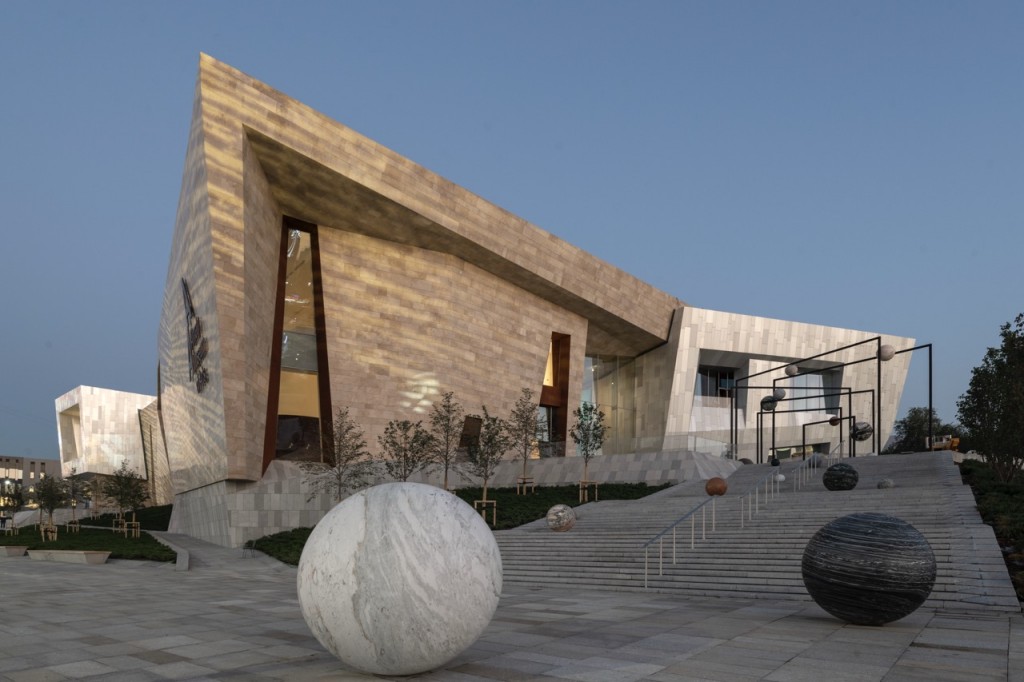 Almaty Museum of Arts. Photo: Alexey Narodizkiy