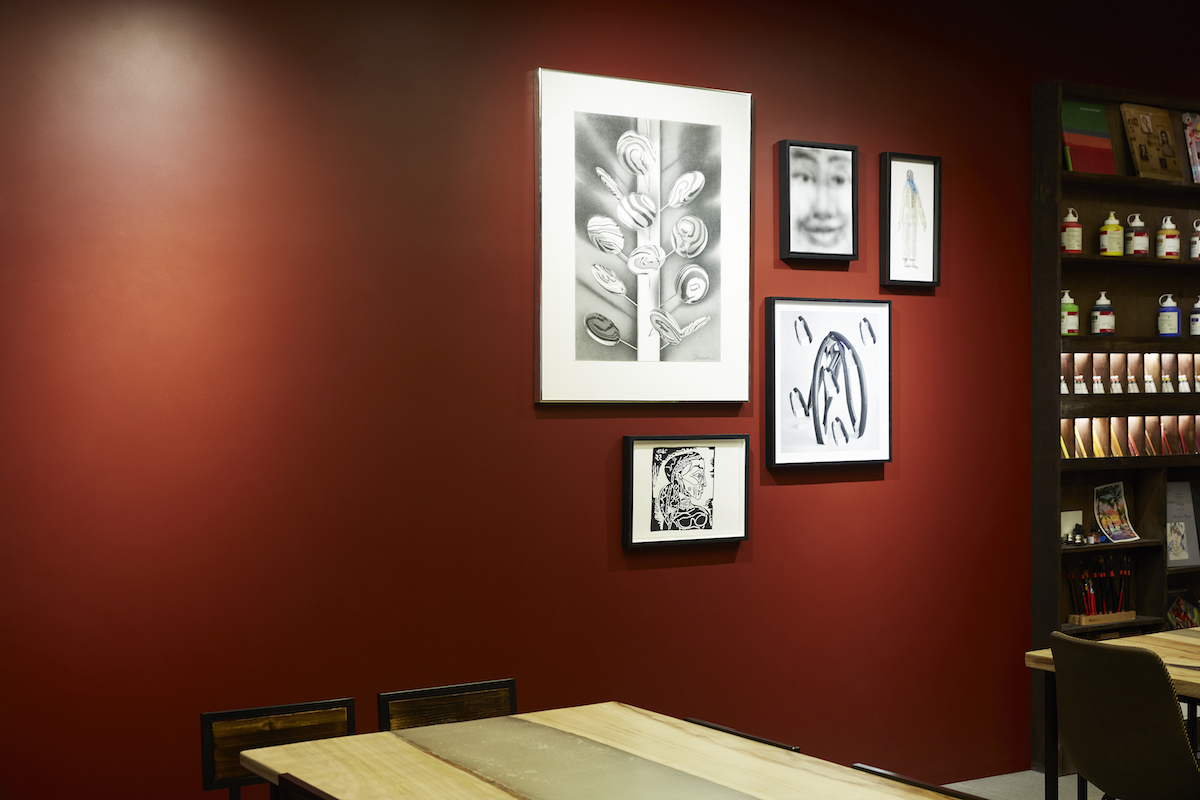 Artworks by Austin Lee, Lesley Dill, Nuria Fuster, and Patricia Fernández. Courtesy of Lee Soyoung.