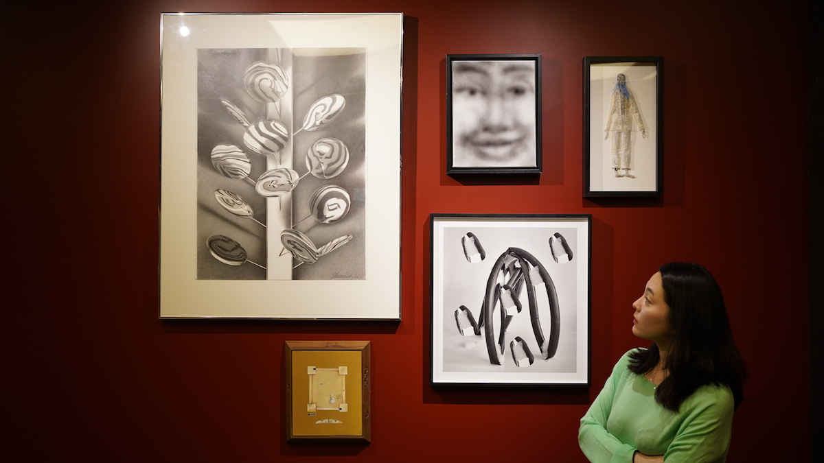A wall dedicated to works by Lorraine Shemesh, Austin Lee, Lesley Dill, Nuria Fuster, and Patricia Fernández. Courtesy of Lee Soyoung.