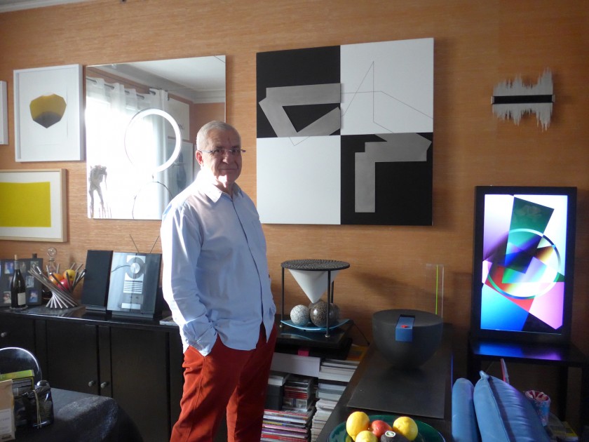 Jacques Deret in his office with works by François Morellet and Santiago Torres © DR