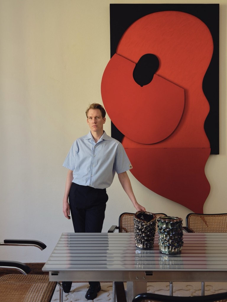 Truls Blaasmo in front of a work by Katsumi Nakai