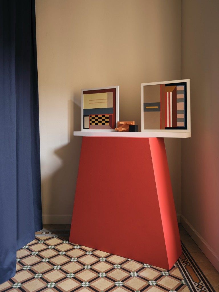 A work by Nathalie Du Pasquier