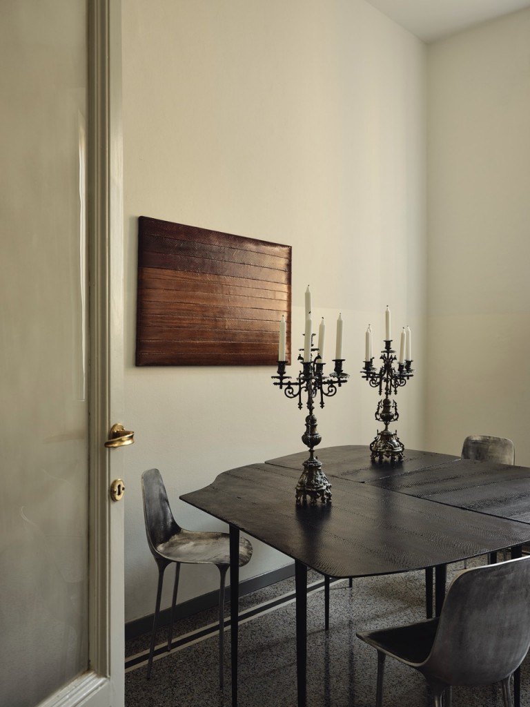In the dining room is a work by Daniele Milvio