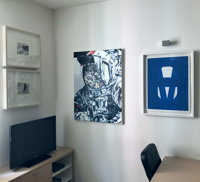 At home with works by Kentridge, Kagan and Boone. Courtesy of Lorenzo Perini-Natali.