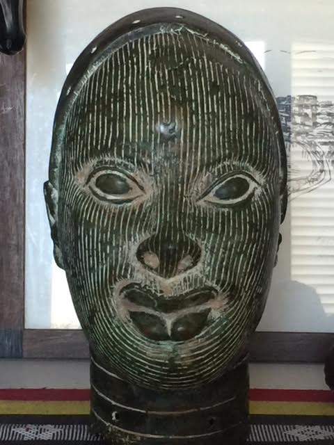 The head in brass-zinc probably from Benin. Courtesy of Onofre Santos.
