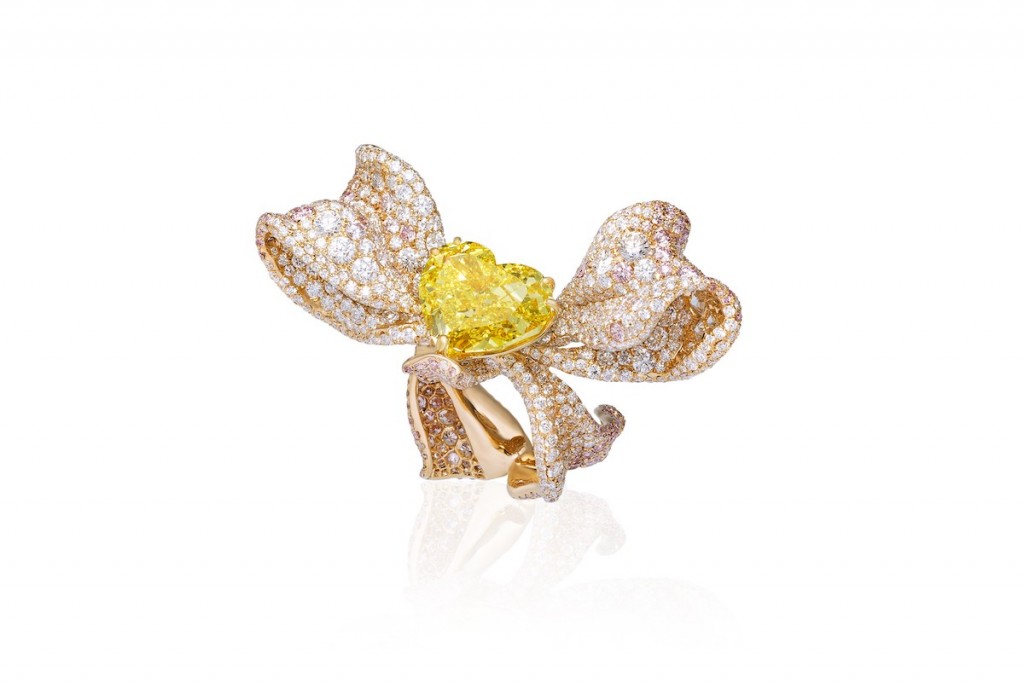 10 carat heart-shaped yellow diamond ribbon ring